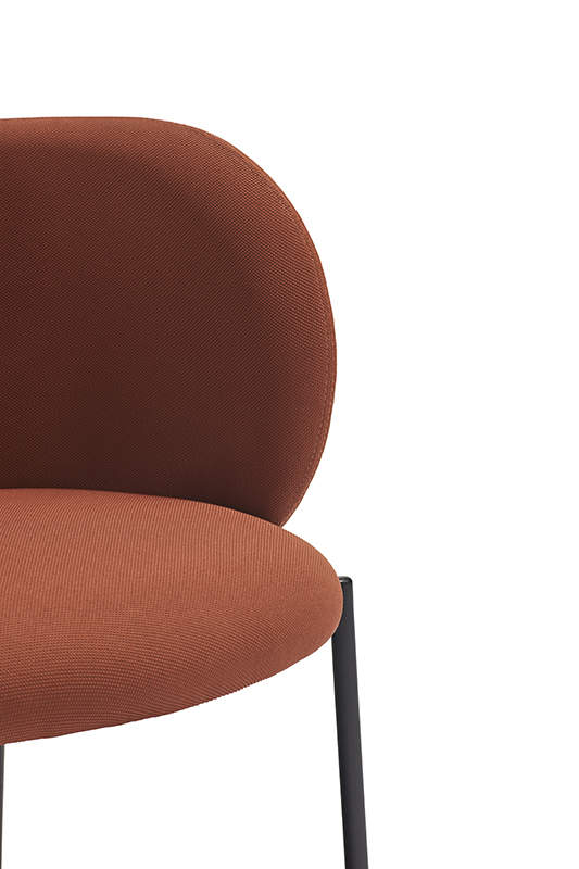Teulat Mogi dizajnová čalúnená stolička 9