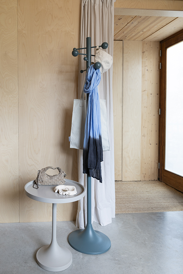 Zuiver Jason vešiak na kabáty 14