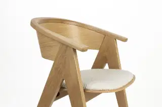 Zuiver NDSM drevená stolička s čalúnením 5