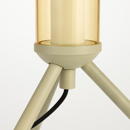 Lampa má stmievateľnú LED žiarovku, ktorá vám umožňuje nastaviť jas tak, aby ste vytvorili teplé prostredie