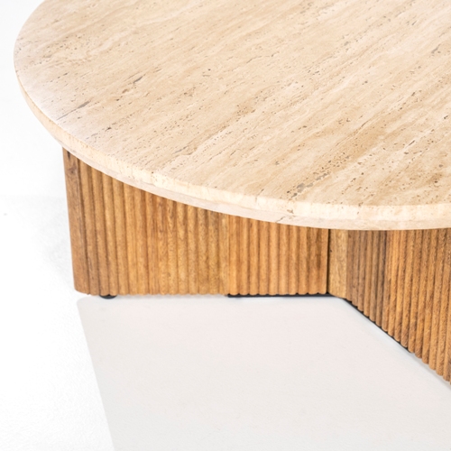 Harmonické línie vytvárajú útulnú a vizuálne príťažlivú siluetu