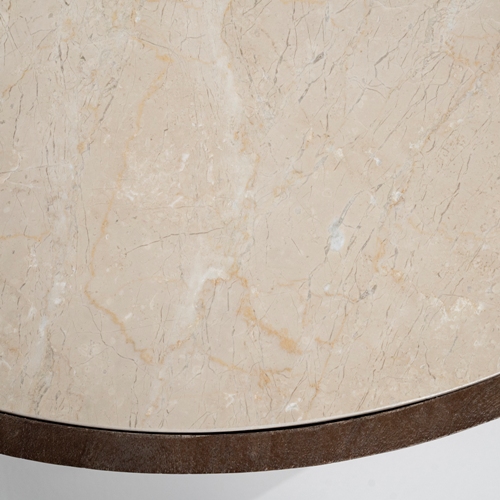 Kombinácia prírodných materiálov a precízneho spracovania zaručuje, že stolíky budú pôsobiť prestížne a štýlovo 