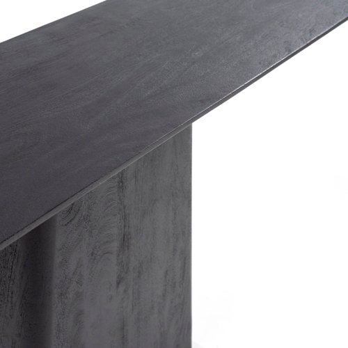 Dlhé a štíhle proporcie opticky predlžujú priestor a vytvárajú sofistikovaný vzhľad