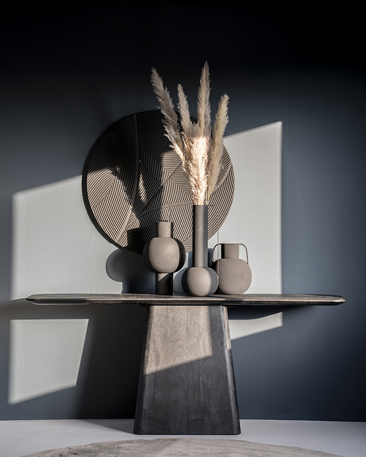 Eleonora Aron konzolový stolík 3