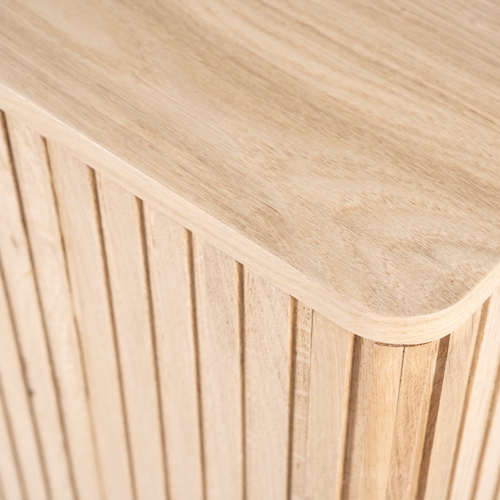 Rytmicky členený predný panel