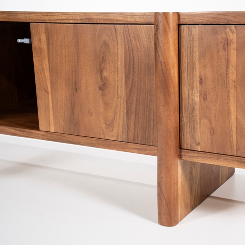 Vizuálne kompaktné dvierka