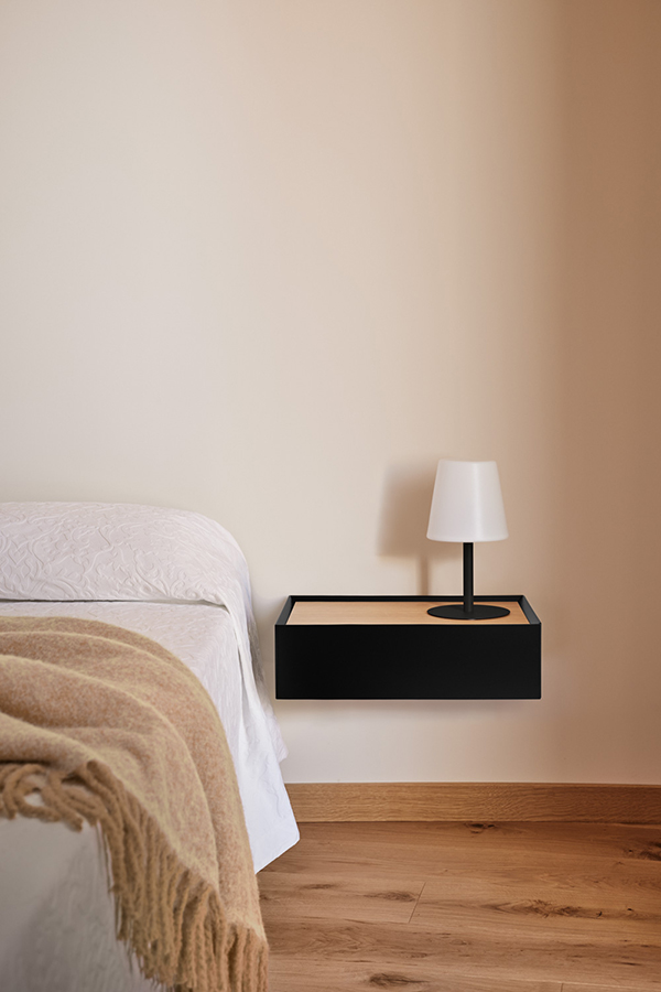 Teulat Arista nočný stolík 2