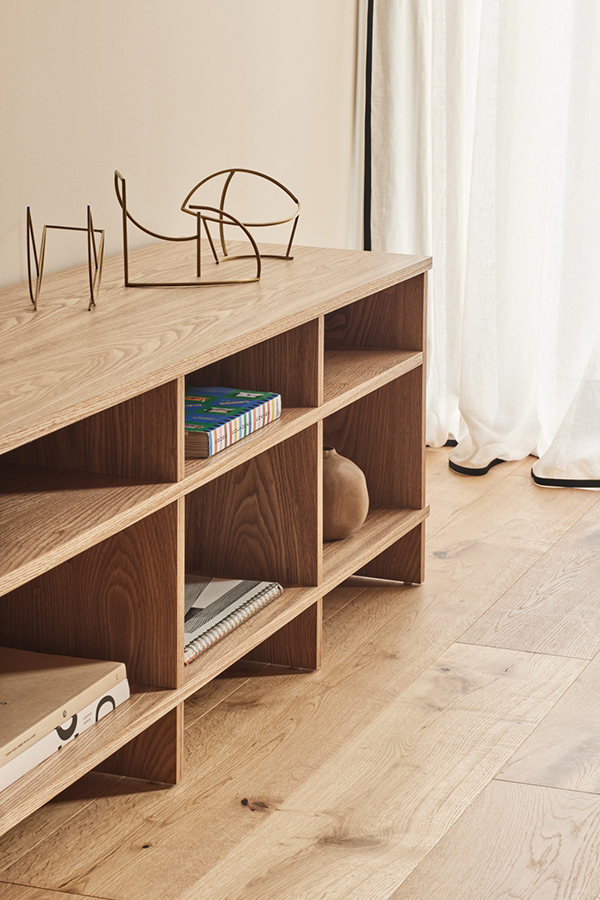 Teulat Inari drevená skrinka pod TV 5