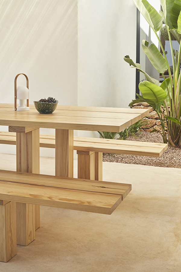 Teulat Banda drevený odkladací stolík 3