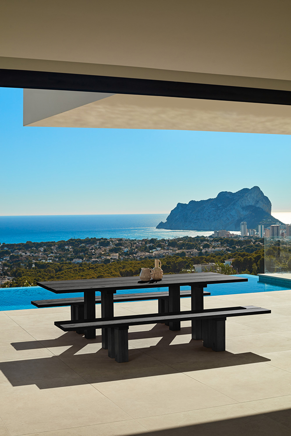 Teulat Banda drevený odkladací stolík 8