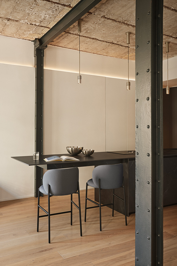 Teulat Mogi barová stolička 7