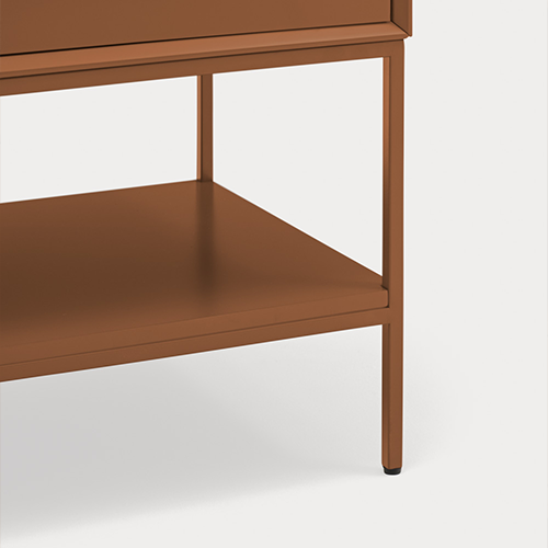 Štíhle nohy, ktoré zaisťujú vzdušnosť a ľahkosť