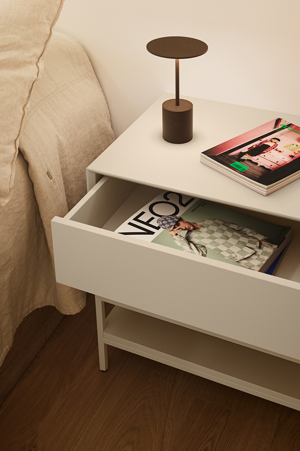 Teulat Platt nočný stolík 2