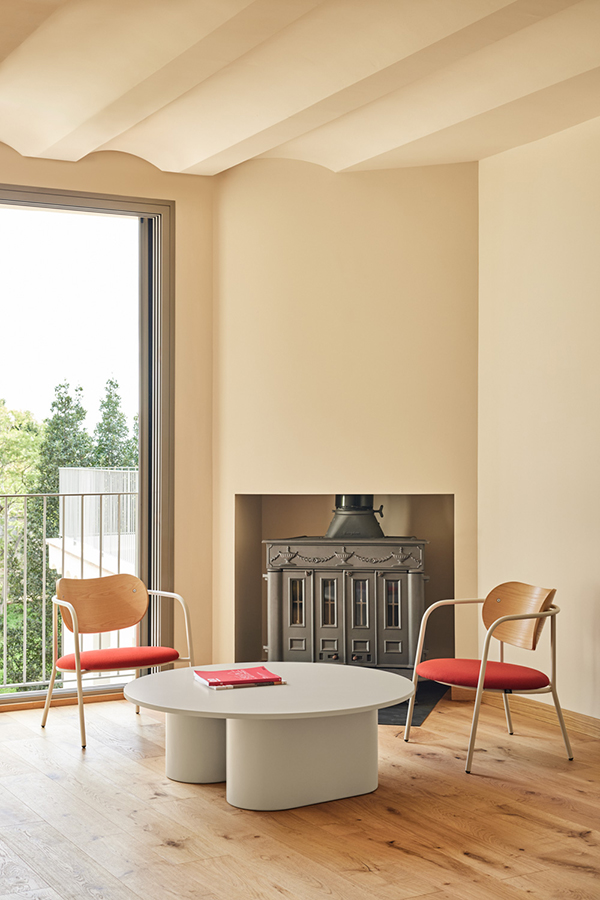 Teulat Totem konferenčný stolík 4