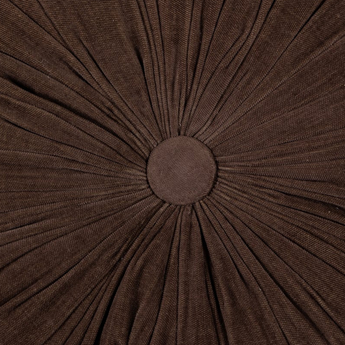 Okrúhly vankúš dopĺňajú dva štvorcové kusy s výrazným vzorom