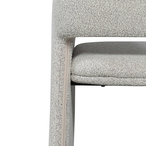 Moderný a minimalistický dizajn s jemnými, štíhlymi líniami