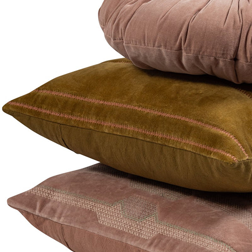 Trojitá variabilita – sada troch vankúšov umožňuje vytvoriť dokonalú symfóniu na pohovke či posteli