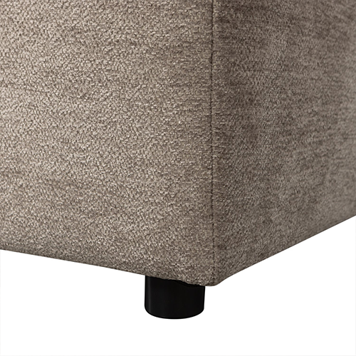 Kúzlo piesku a svetla – pieskový odtieň tkaniny prináša do priestoru teplý, jemný nádych prírody