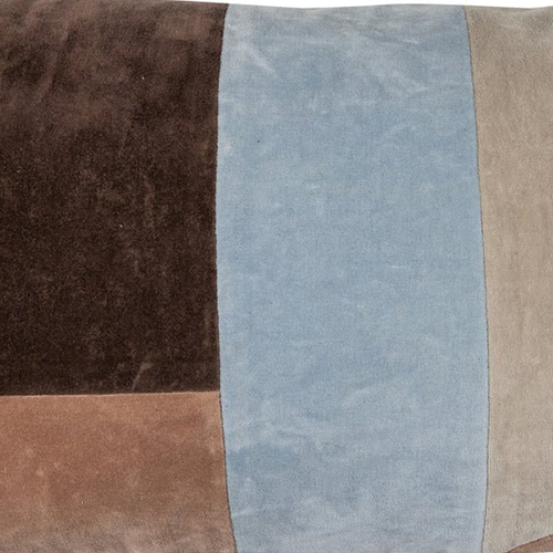 Každý vankúš prináša jemný kontrast, ktorý oživuje priestor