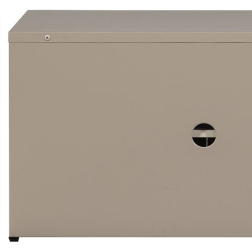 Minimalistické línie nechávajú vyniknúť techniku aj samotný priestor