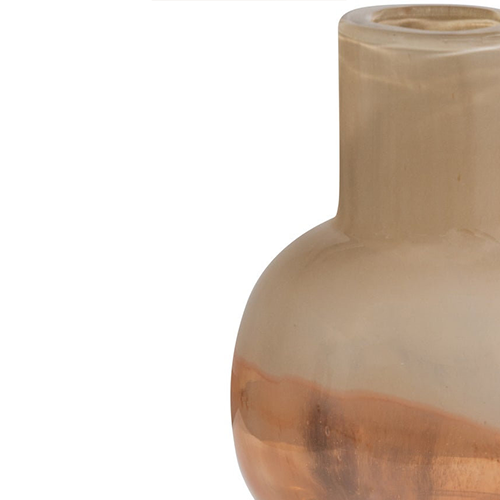 Každý kus je jedinečný, so svojou vlastnou asymetriou a charakterom