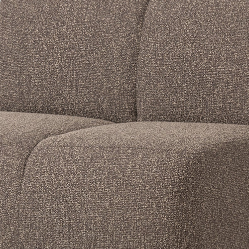 Elegantné operadlo – poskytuje komfort pri sedení a zároveň dodáva lavici sofistikovaný vzhľad