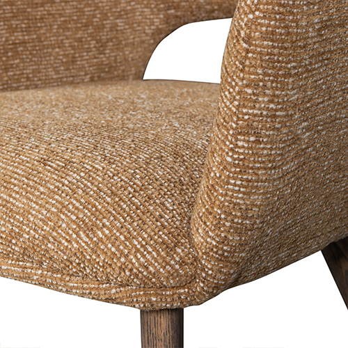 Hravá elegancia – kombinácia tvaru a detailov vytvára luxusný a neprehliadnuteľný vzhľad