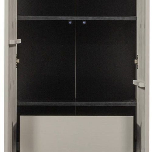 Zásuvka ako skrytý poklad – praktický detail, ktorý elegantne ukrýva drobnosti bez narušenia čistých línií