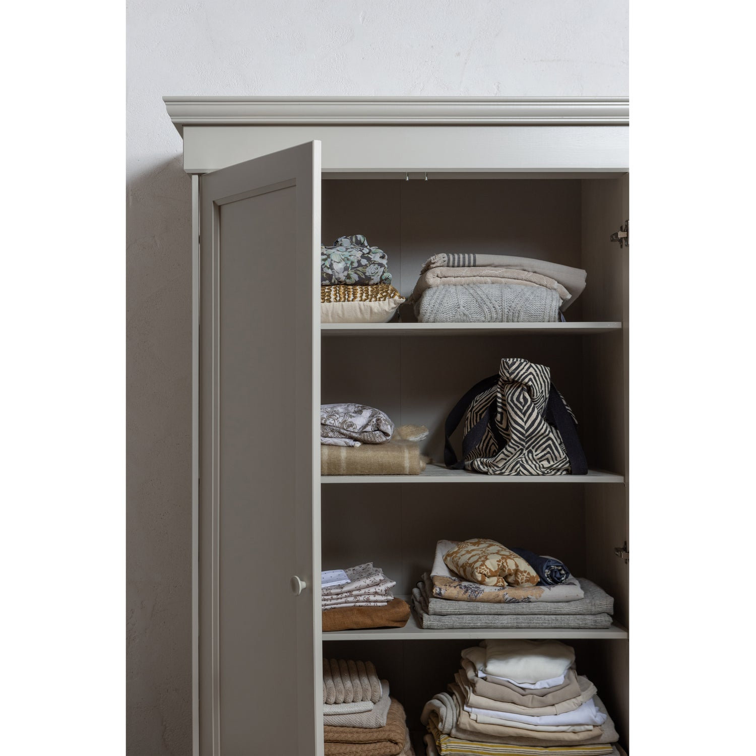 Woood Olivia drevená skriňa 10