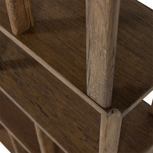 Otvorený dizajn umožňuje elegantne prezentovať knihy, dekorácie a osobné poklady