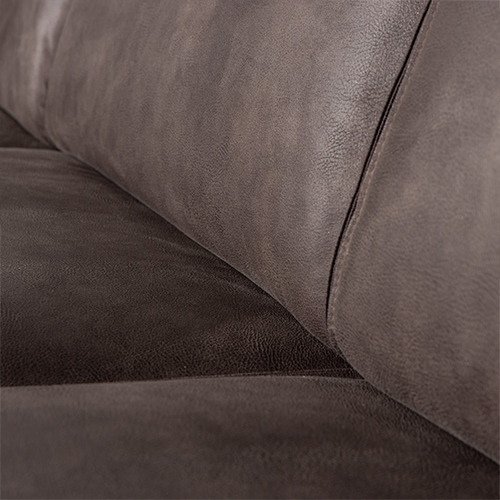 Autentický kožený vzhľad s príjemným povrchom a vysokou odolnosťou pre každodenné používanie