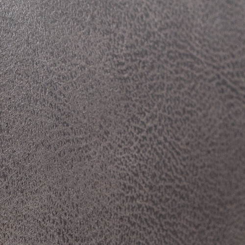 Sofistikovaný kožený vzhľad, ale s ľahšou údržbou a vyššou odolnosťou než prírodná koža