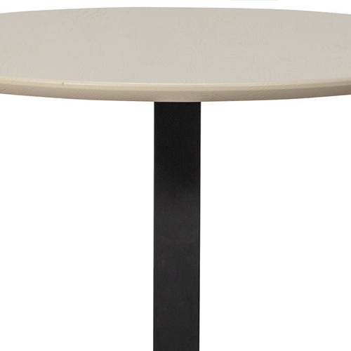 Kompaktné rozmery – ideálny stôl pre menšie priestory, kuchynské kúty alebo útulné posedenia