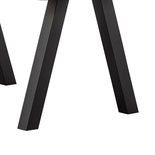 Pevná konštrukcia, ktorá pôsobí elegantne a vzdušne