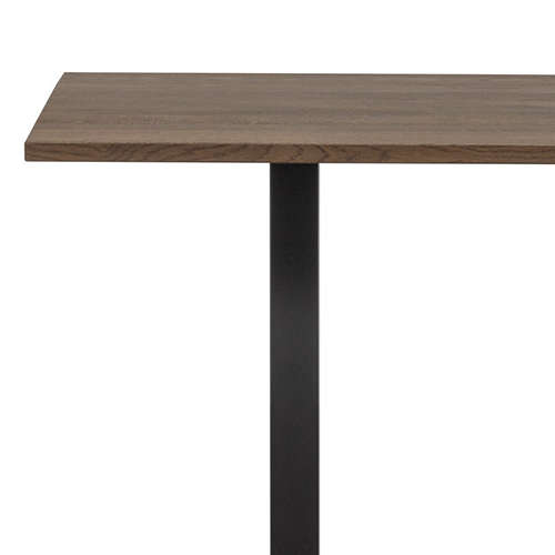 Každý spoj je malý umelecký detail, ktorý robí stôl jedinečným