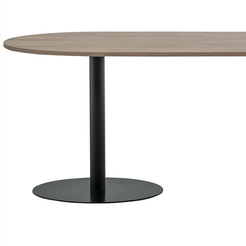 Stabilita s postojom – pevná konštrukcia, ktorá pôsobí sebavedomo a dizajnovo čisto