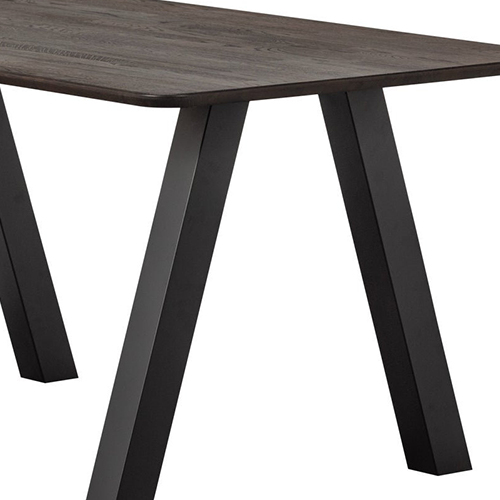 Kovová pevnosť – stabilná podnož navrhnutá pre spoľahlivú oporu stolovej dosky