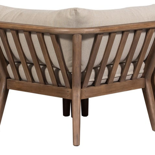 Masívne akáciové drevo: pevná a odolná konštrukcia vhodná do exteriéru