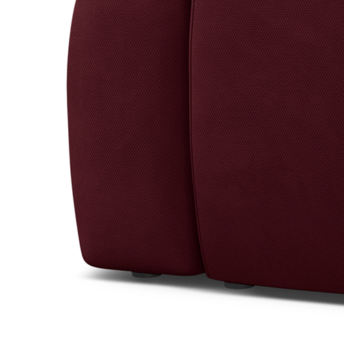 Operadlo s príjemným sklonom pre prirodzenú oporu chrbta