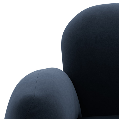 Hladké krivky a jemné hrany mu dodávajú moderný a príjemný vzhľad