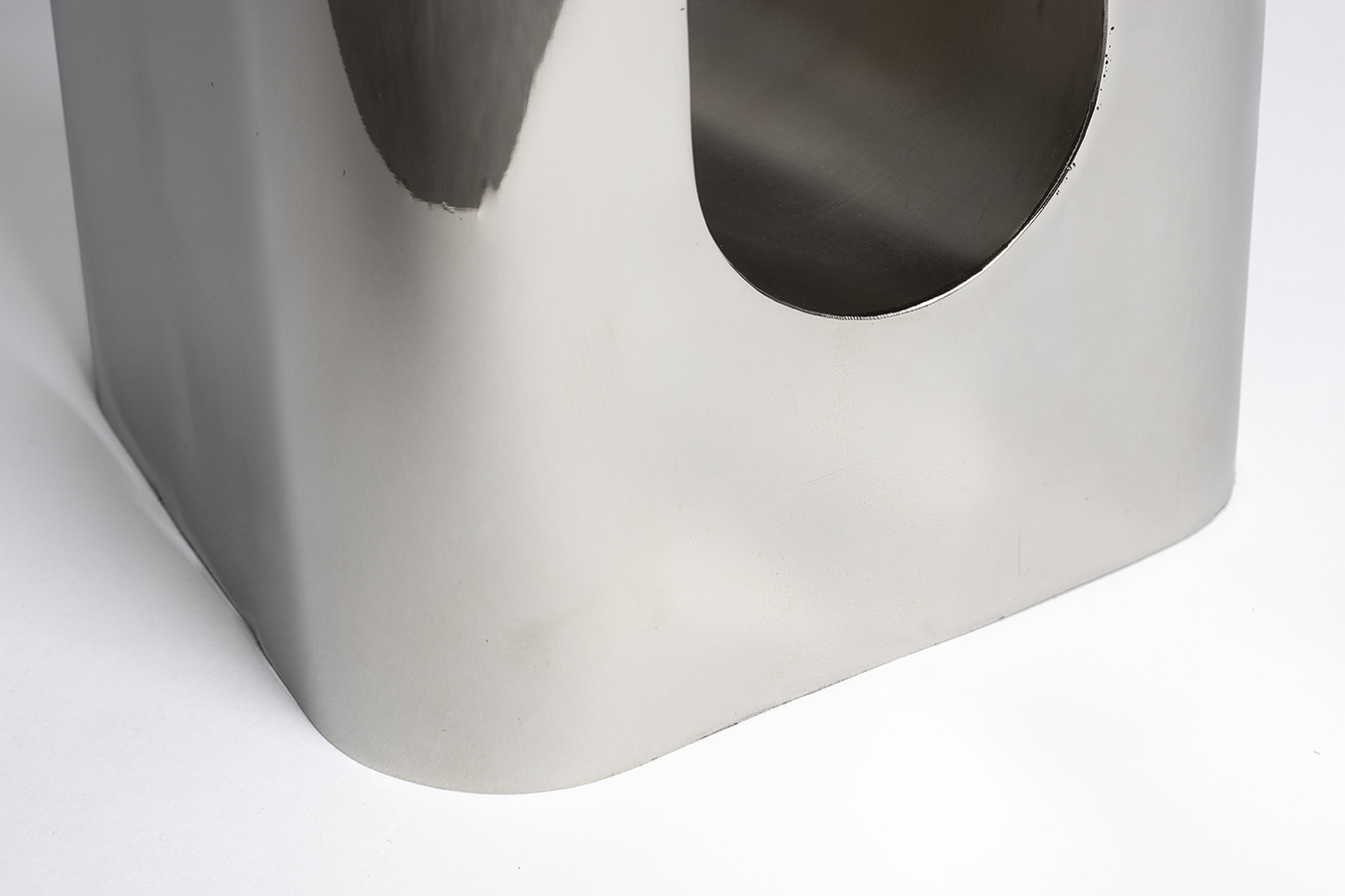 Zuiver Creek odkladací stolík 13