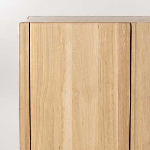 Hladké čelné plochy bez úchytiek