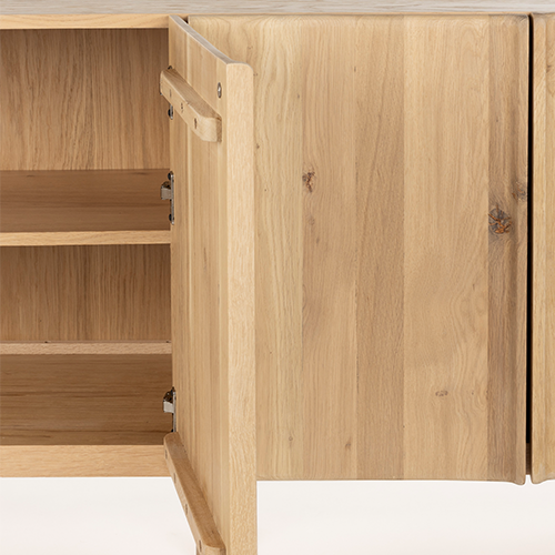 Štyri uzatvárateľné dvierka