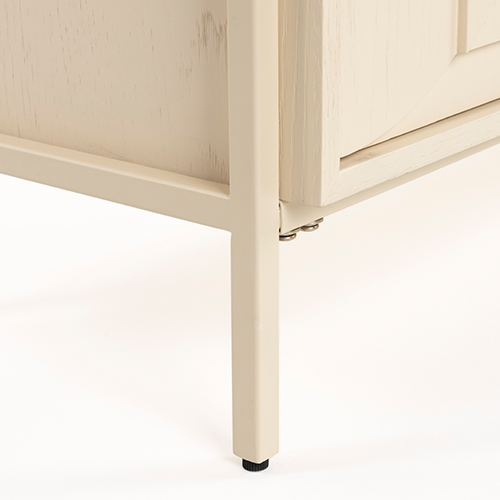 Kovové nožičky dodávajú vizuálnu ľahkosť