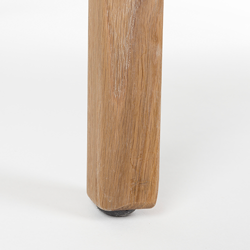 Konštrukcia z masívneho dubového dreva