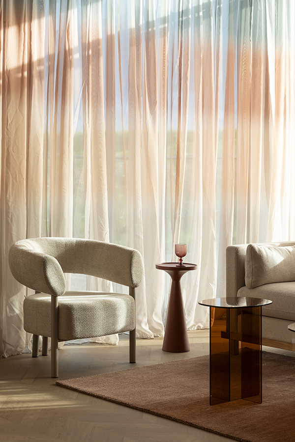 Zuiver Linea sklenený stolík 13