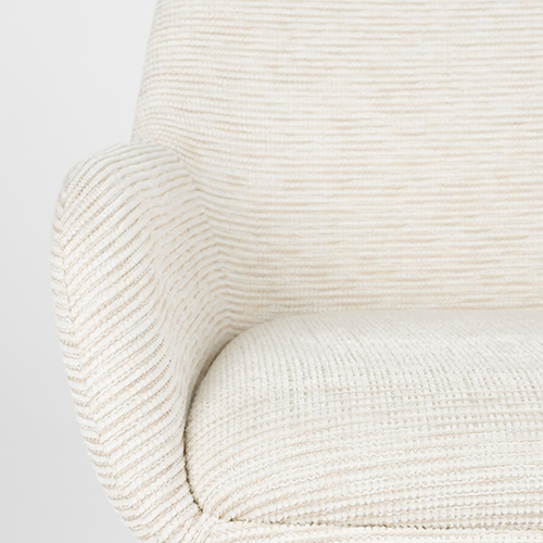 Celoplošne čalúnené sedadlo aj operadlo