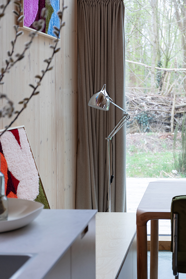 Zuiver Reader stojanová lampa 10