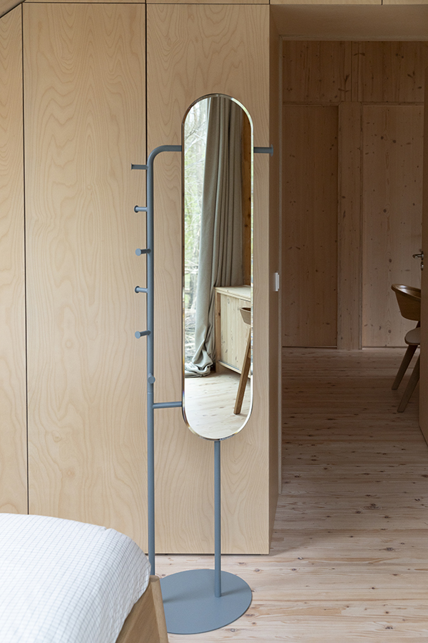 Zuiver Vero stojace zrkadlo 8