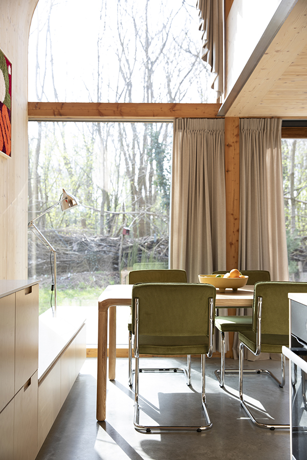 Zuiver Ridge Rib čalúnená stolička 5